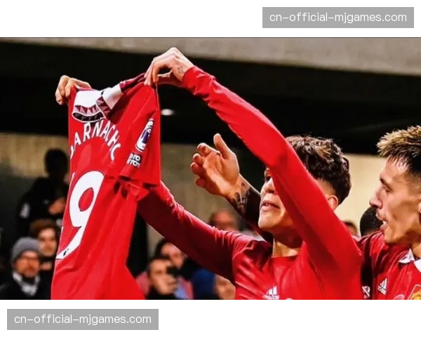 全场战报:十人曼联2-1逆转富勒姆,加纳乔补时绝杀 全场战报:十人曼联2-1逆转富勒姆,加纳乔补时绝杀